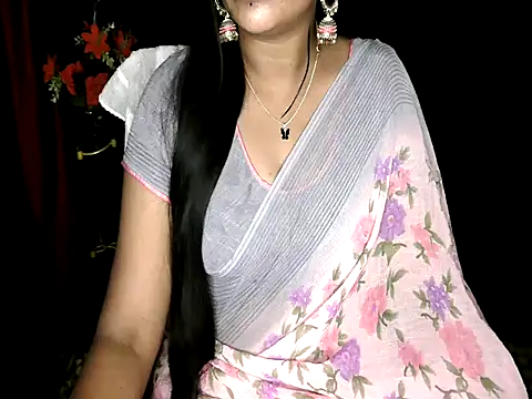 Snapshot of Shara20 chatting on July 28, 5:01 pm Shara20 online show from July 28, 5:01 pm