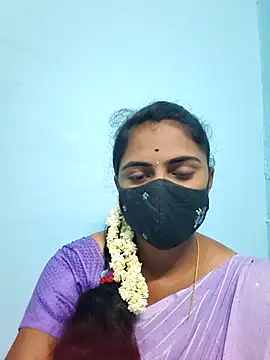 Snapshot of Megavarthinii chatting on July 1, 2:07 pm Megavarthinii online show from July 1, 2:07 pm