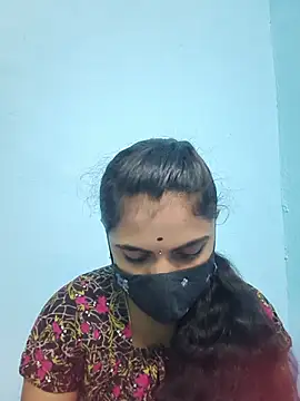 Snapshot of Megavarthinii chatting on July 4, 12:33 pm Megavarthinii online show from July 4, 12:33 pm