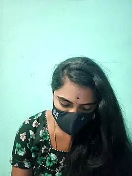 Snapshot of Megavarthinii chatting on July 13, 3:31 am Megavarthinii online show from July 13, 3:31 am