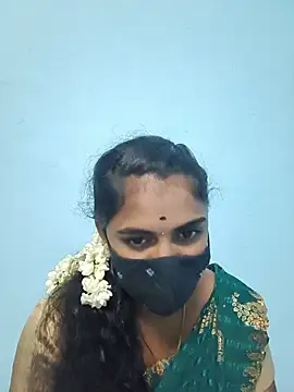 Snapshot of Megavarthinii chatting on July 13, 4:43 pm Megavarthinii online show from July 13, 4:43 pm