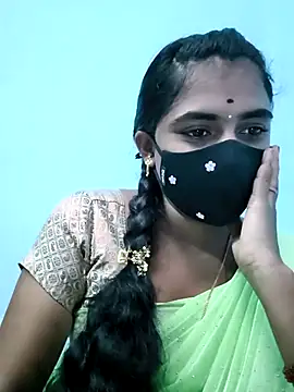 Snapshot of Megavarthinii chatting on August 6, 4:03 am Megavarthinii online show from August 6, 4:03 am