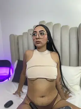 emmi miller online show from June 26, 3:44 am