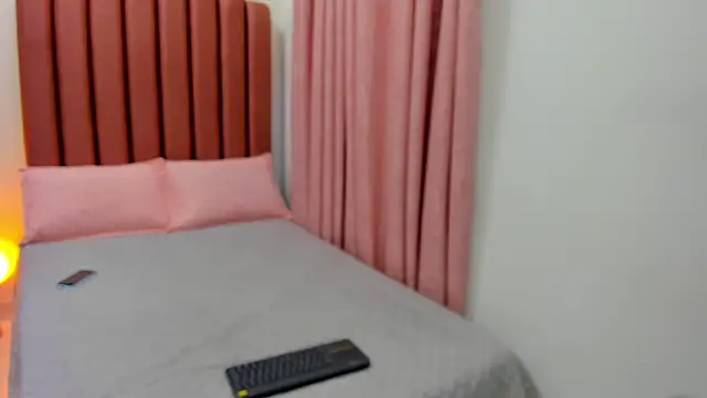Snapshot of Nicola_D_Angelo chatting on July 7, 7:51 pm Nicola D Angelo online show from July 7, 7:51 pm