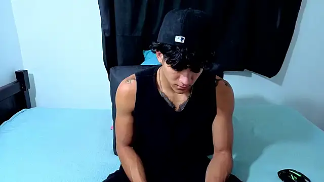 Noah  Dick online show from July 12, 6:37 am