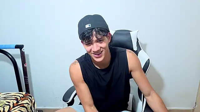 Noah  Dick online show from August 8, 6:48 am