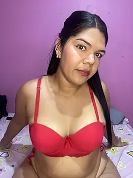 Snapshot of Miss_Sami0921 chatting on August 9, 10:26 pm Miss Sami0921 online show from August 9, 10:26 pm