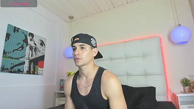 Snapshot of Jamexxx1_ chatting on July 18, 9:18 pm Jamexxx1 online show from July 18, 9:18 pm