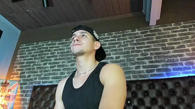 Snapshot of Jamexxx1_ chatting on July 29, 11:25 pm Jamexxx1 online show from July 29, 11:25 pm
