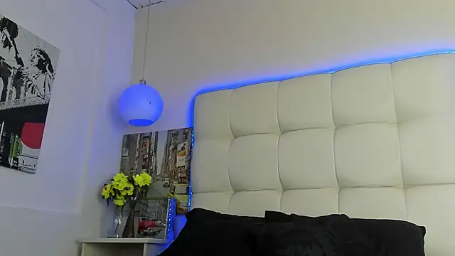 Snapshot of Jamexxx1_ chatting on August 1, 11:03 pm Jamexxx1 online show from August 1, 11:03 pm