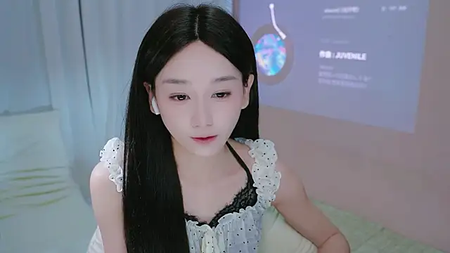 littlefairy- online show from June 29, 5:46 am