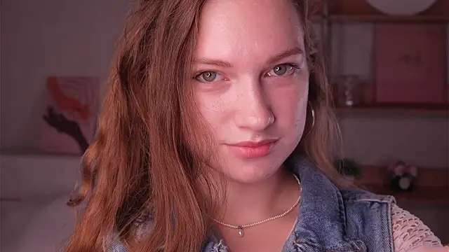 Snapshot of WillowLaigle chatting on August 4, 1:09 am WillowLaigle online show from August 4, 1:09 am