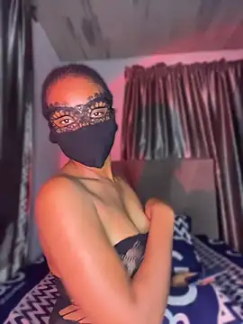 Snapshot of Seductresss chatting on June 26, 10:30 am Seductresss online show from June 26, 10:30 am