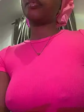 Snapshot of Seductresss chatting on August 9, 11:20 pm Seductresss online show from August 9, 11:20 pm