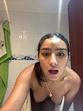 mialuxuryyx online show from June 27, 11:04 am