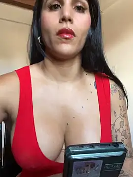 Snapshot of chiquiscaro chatting on July 14, 2:12 pm chiquiscaro online show from July 14, 2:12 pm