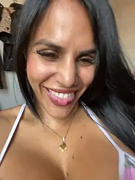 Snapshot of chiquiscaro chatting on July 28, 2:13 pm chiquiscaro online show from July 28, 2:13 pm
