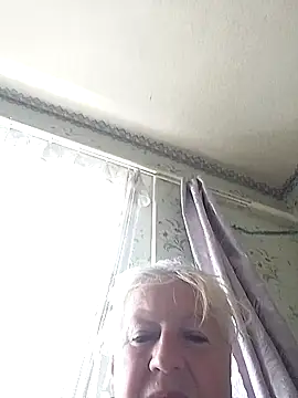EmmaSwan555 online show from June 25, 1:26 pm