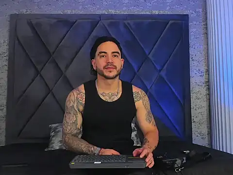 DanteDonovan  online show from July 24, 11:25 pm