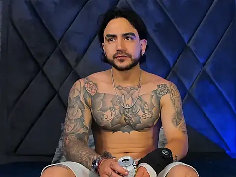 DanteDonovan  online show from August 8, 10:12 pm