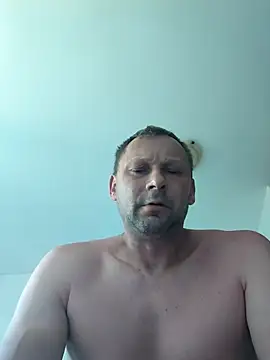 Snapshot of hubertx chatting on June 26, 7:02 am hubertx online show from June 26, 7:02 am