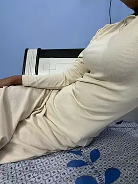 Snapshot of Muskan_alveera18 chatting on July 8, 7:57 am Muskan alveera18 online show from July 8, 7:57 am