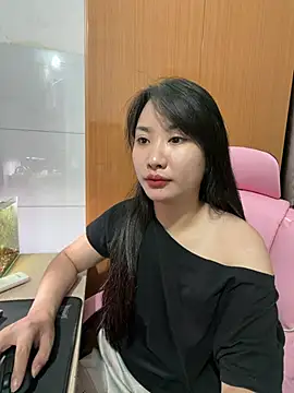 QuynhAnh68 online show from July 10, 1:43 am