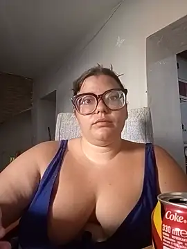 Snapshot of tudiabla06 chatting on July 8, 9:47 am tudiabla06 online show from July 8, 9:47 am