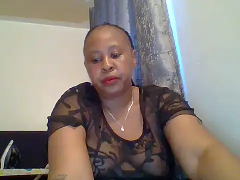 Snapshot of montanasere chatting on July 2, 10:21 am montanasere online show from July 2, 10:21 am