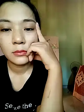 Snapshot of Lyrose_2k chatting on July 24, 8:34 am Lyrose 2k online show from July 24, 8:34 am