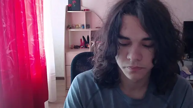 Snapshot of tiiiiiiiiim chatting on July 6, 1:19 pm tiiiiiiiiim online show from July 6, 1:19 pm