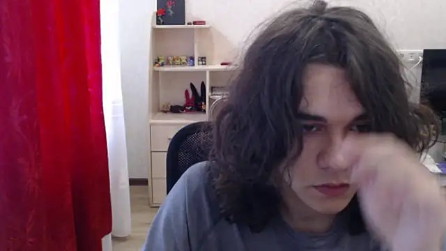 Snapshot of tiiiiiiiiim chatting on July 6, 3:03 pm tiiiiiiiiim online show from July 6, 3:03 pm