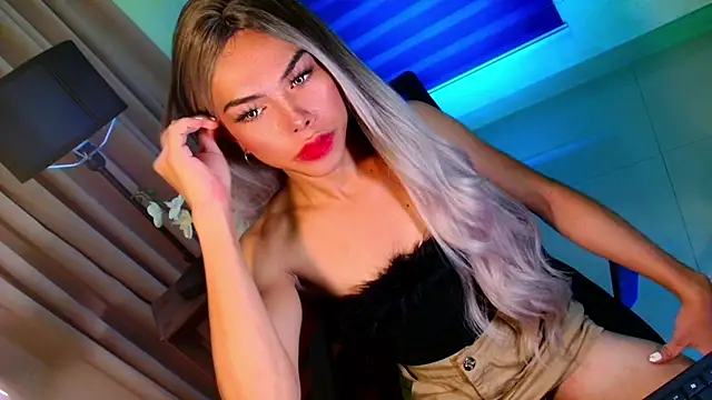 Snapshot of sweetcindycum chatting on July 15, 7:35 am sweetcindycum online show from July 15, 7:35 am