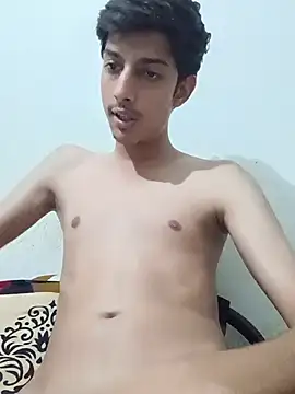 Snapshot of young_Popi chatting on July 4, 4:24 pm young Popi online show from July 4, 4:24 pm