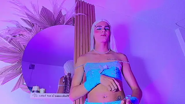 chloe thundert online show from July 12, 8:27 am