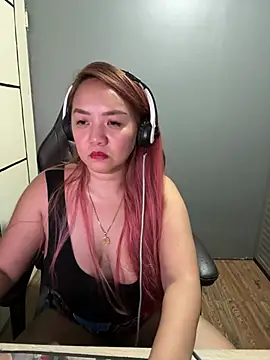 Snapshot of chloe_wonderlust chatting on July 7, 9:02 am chloe wonderlust online show from July 7, 9:02 am
