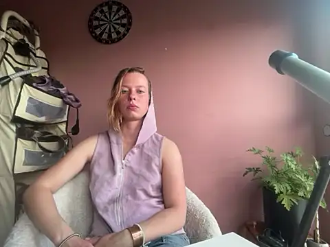 BettyFlirty online show from July 19, 6:22 pm