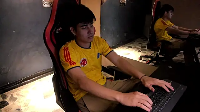 Snapshot of MilanMercier chatting on July 4, 4:29 am MilanMercier online show from July 4, 4:29 am