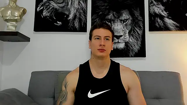 Snapshot of AlexHarrington chatting on July 8, 1:54 am AlexHarrington online show from July 8, 1:54 am