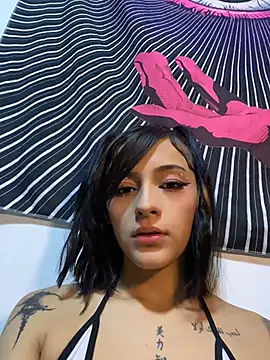 karolCozmo online show from July 3, 7:04 am