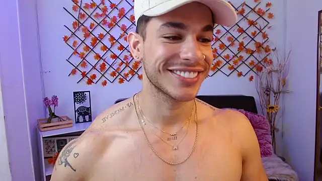 Snapshot of _Juan023_ chatting on July 8, 2:27 am Juan023 online show from July 8, 2:27 am