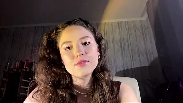 CrispyVeil online show from July 11, 8:17 am