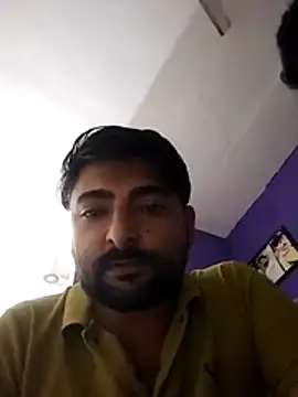 Snapshot of Queen_Raaani chatting on July 4, 10:10 am Queen Raaani online show from July 4, 10:10 am