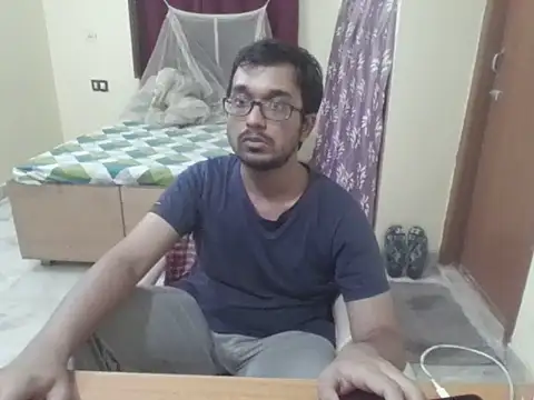 Snapshot of decent_person_001 chatting on July 3, 4:02 pm decent person 001 online show from July 3, 4:02 pm