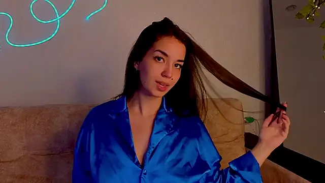 MollyGilberg online show from July 15, 6:18 am