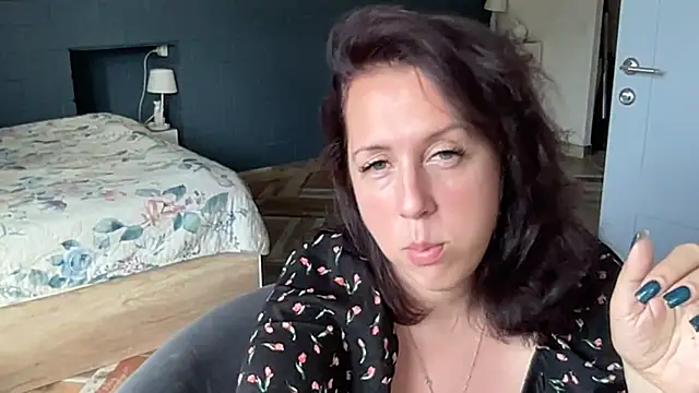 Snapshot of Hannah_ocean chatting on July 3, 2:34 pm Hannah ocean online show from July 3, 2:34 pm