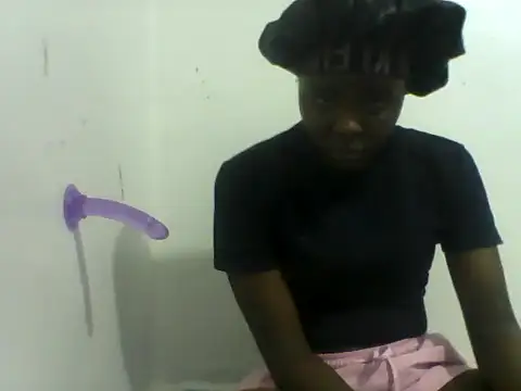 Snapshot of sweetSheila3517 chatting on July 10, 5:59 pm sweetSheila3517 online show from July 10, 5:59 pm