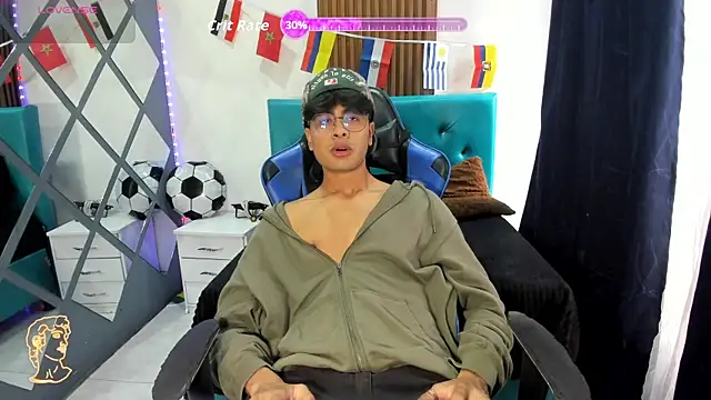 Snapshot of Miks_stone chatting on July 9, 12:42 pm Miks stone online show from July 9, 12:42 pm