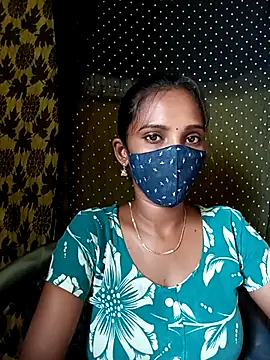 Snapshot of Tamil_Soloqueen_001 chatting on July 8, 5:45 am Tamil Soloqueen 001 online show from July 8, 5:45 am