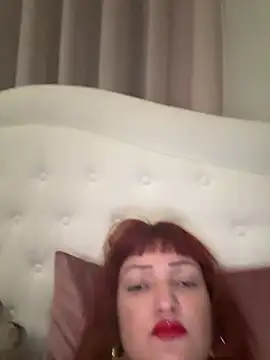 Snapshot of alisiapolly chatting on July 5, 7:37 am alisiapolly online show from July 5, 7:37 am